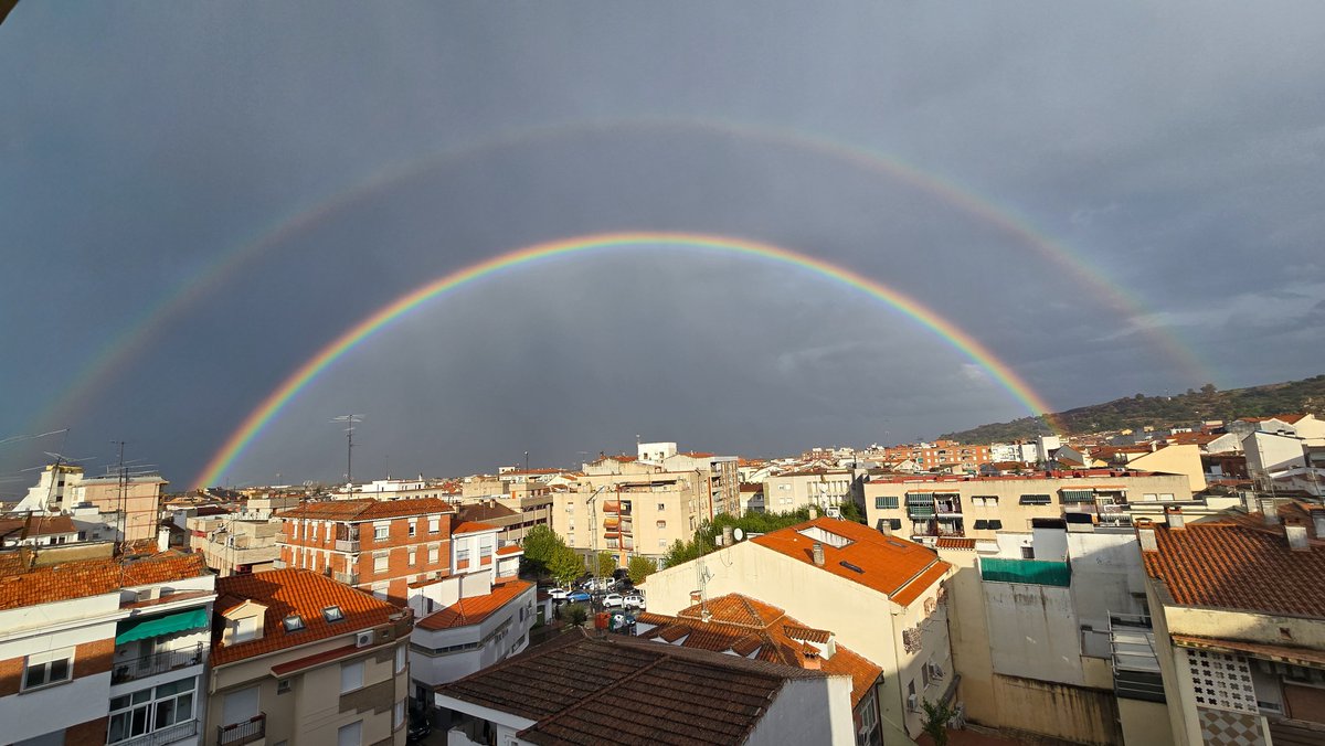 Pa6lo_'s tweet photo. Después de la tempestad (una granizada impresionante) viene la calma. 
Navalmoral de la Mata (Cáceres) 6 de octubre de 2026. https://t.co/vETvpSrSF8