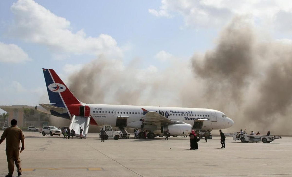 rkmtimes's tweet photo. NEW🇾🇪🇸🇦🔥Yemen's Houthi struck A Yemeni-govt Airports in Aden suspected of transferring advanced weapons to Armed forces, disrupted civilan aviations and provide intelligences to Saudi arabia fighter jets. https://t.co/K76loFDMeZ