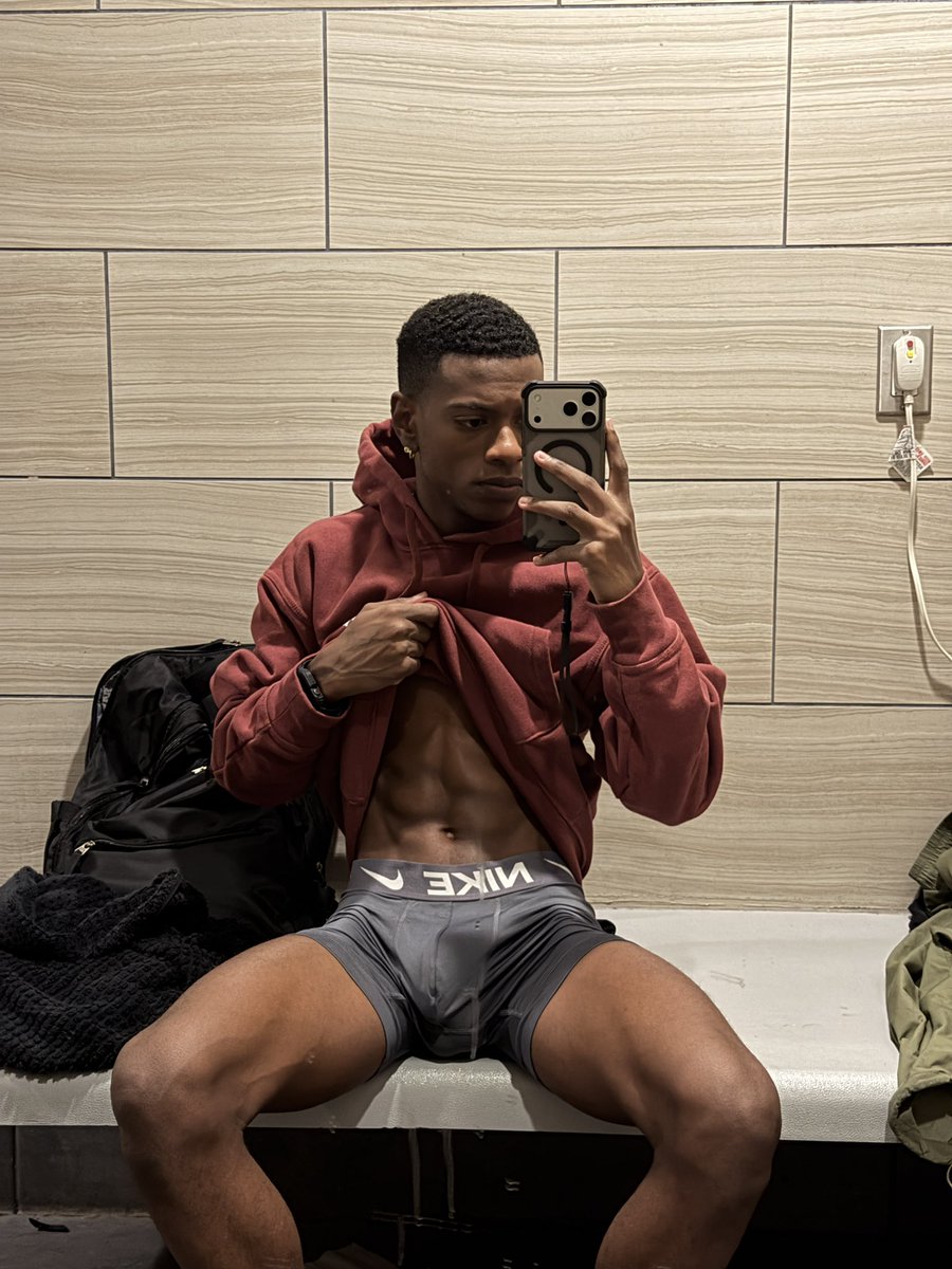 itskevinxl's tweet photo. After training 😛😛 https://t.co/S6jimd5uRb