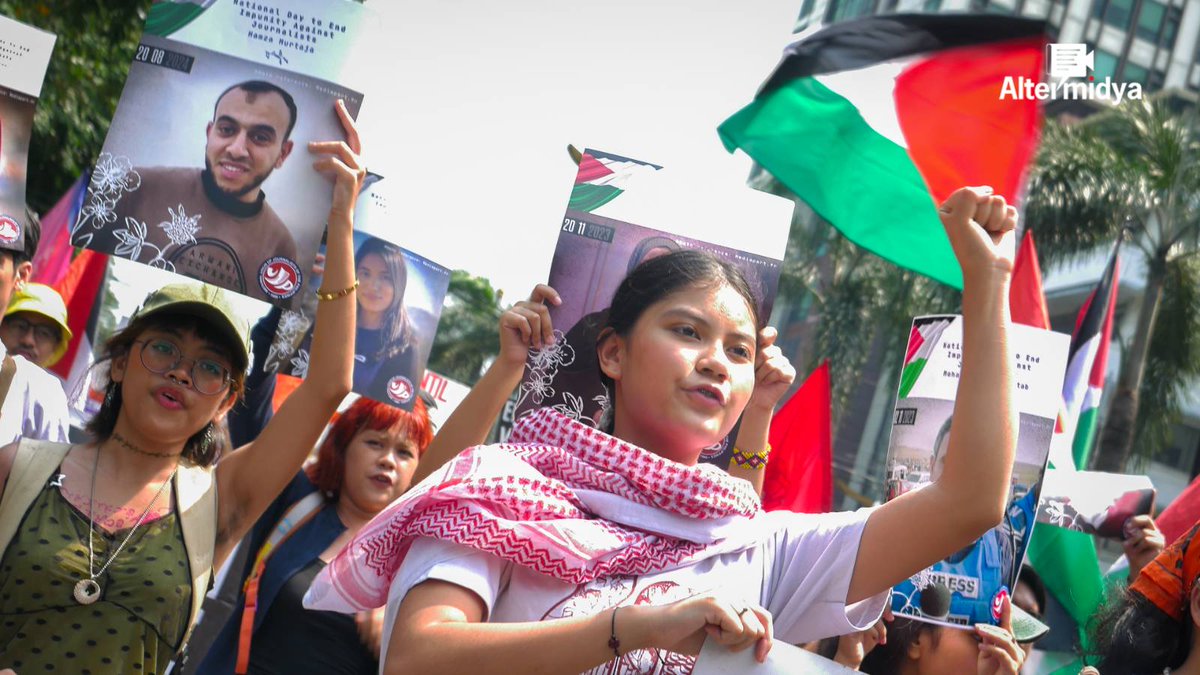 altermidya's tweet photo. FROM PALESTINE TO THE PHILIPPINES, STOP THE U.S. WAR MACHINE!'

Progressive groups march along Kalaw Avenue today in solidarity with the Palestinian people's call to end Israel's genocide and for the total liberation of Palestine.

Today marks the third anniversary of the Al Aqsa Flood, a military offensive waged by Palestinian liberation groups to resist decades of Israel's occupation of Palestinian territories.

Israel has since then launched an all-out bombardment of Gaza, bringing the total casualty rate of Palestinians to 74,016, with 98.5% of their land area unusable due to toxic waste caused by the bombardment. 

Rev. Alan Sarte, Philippines-Palestine Friendship Association Secretary-General, says that Filipinos should take inspiration from the Palestinian people's resolve to defend their land and assert their right to self-determination.

Report from Jenny Papasin / Altermidya