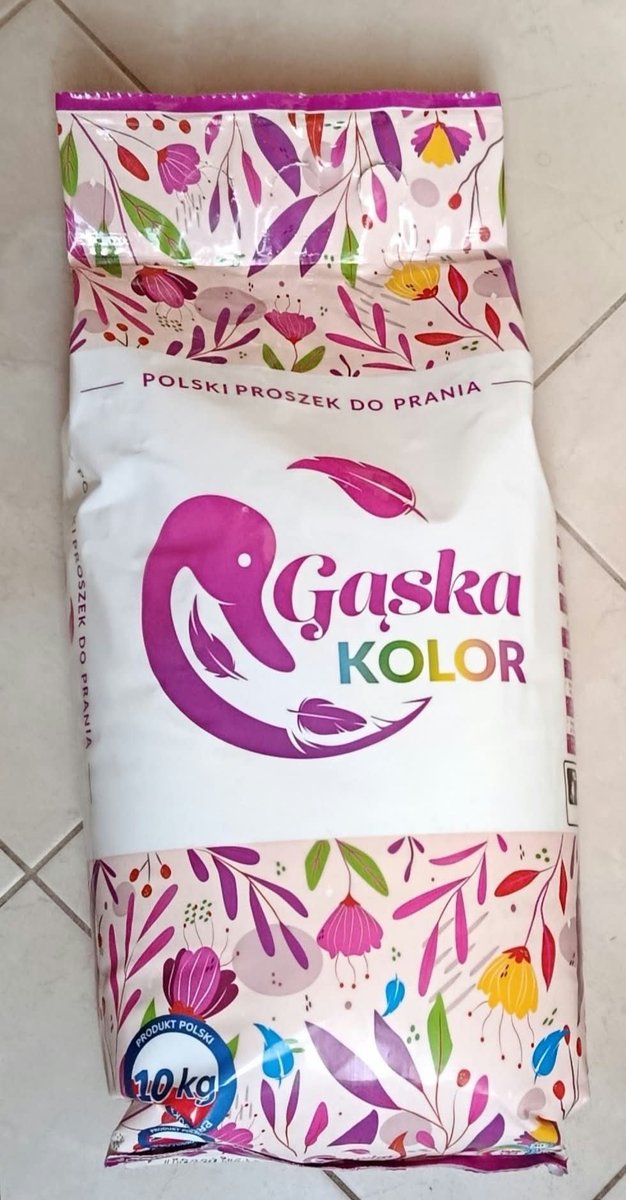 ciech01's tweet photo. Polecam doskonały polski proszek do prania (w wersjach zarówno kolorowych jak i białych ubrań). Lepszy od tego niemieckiego szajsu który nam w niemieckich faktoriach wciskają i tańszy!