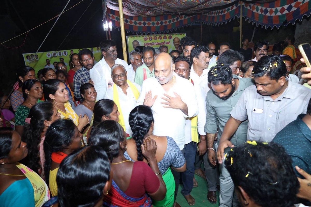 MulpuriKalyani's tweet photo. కృష్ణా జిల్లా, బాపులపాడు మండలం, బొమ్మూలూరు గ్రామంలో మంగళవారం సాయంత్రం(06.10.2026) రూ.16.67 లక్షల పీఏసీఎస్‌ గ్రాంట్‌తో నిర్మించిన పీఏసీఎస్‌ గోడౌన్‌ను, రూ.5.25 లక్షల పంచాయతీ సాధారణ గ్రాంట్‌తో ఏర్పాటు చేసిన సచివాలయ సమావేశ ప్రాంగణాన్ని(1/3) https://t.co/88gb0XoeHI