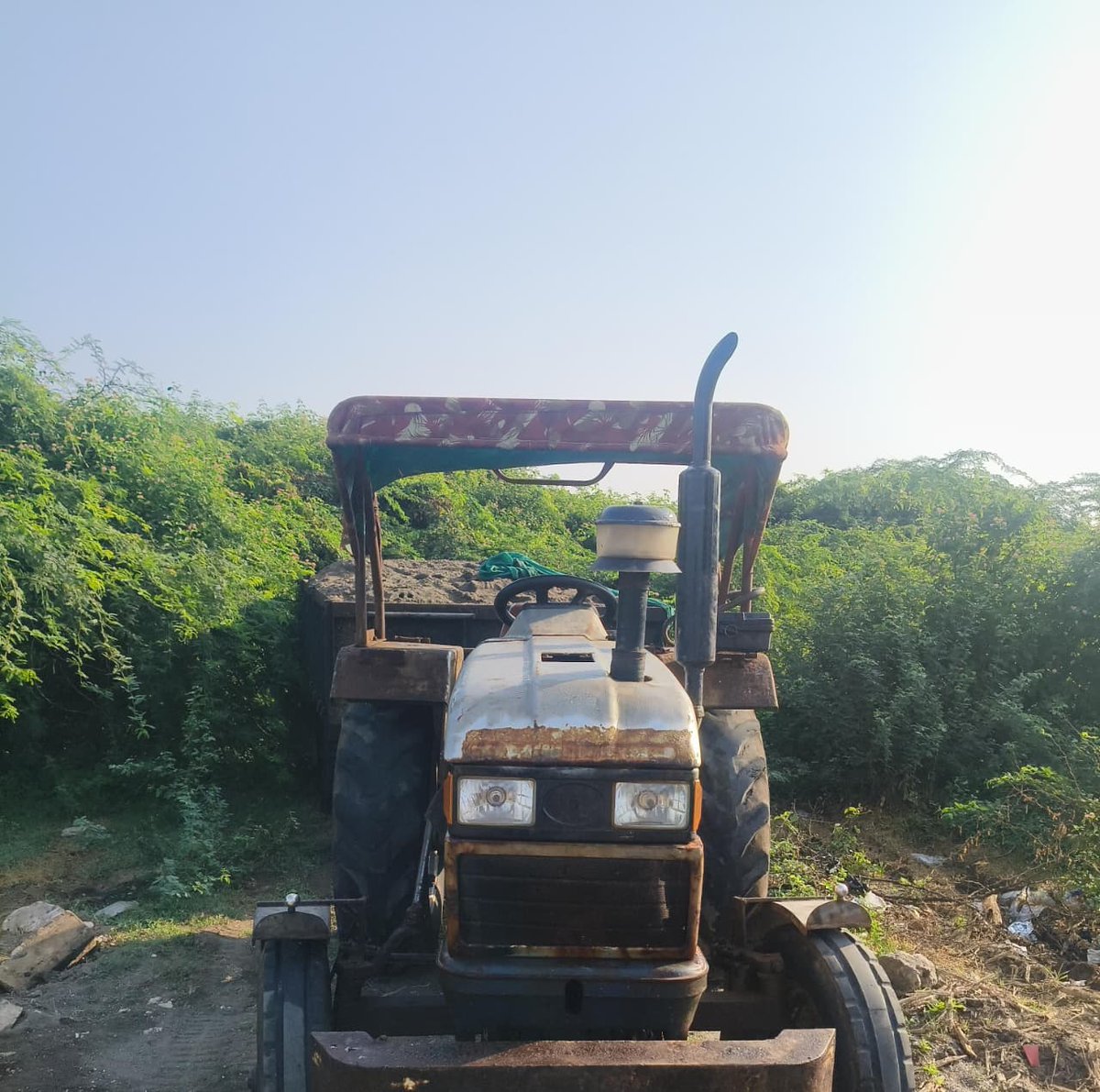 Geologist_Gir's tweet photo. કર્મચારીશ્રી: એન.એન.વરમોરા, જે.એન.રામદતી અને એ.એન.ડાભી. (તા.૦૬/૧૦/૨૦૨૬ સાંજના ૬:૦૦(PM) થી તા.૦૭/૧૦/૨૦૨૬ બપોરના ૧૨:૧૫(PM)સુધી ચેકિંગ દરમ્યાન)
��ીર સોમનાથ જિલ્લાના માનનીય કલેકટરશ્રી વાઘેલા સાહેબ તથા ભૂસ્તરશાસ્ત્રી સીધા માર્ગદર્શન હેઠળ ખાણ અને ખનીજ કચેરીની ટીમ દ્વારા @collectorgirsom https://t.co/Alr5K7TWKR