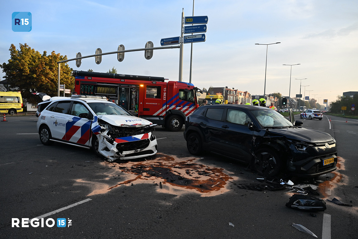 Politievoertuig betrokken bij aanrijding op de N44