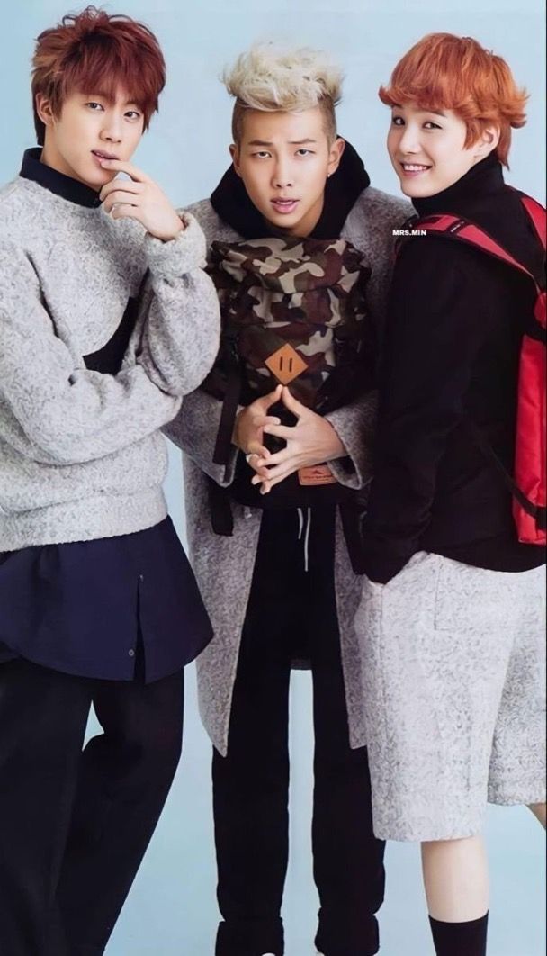 sleepinginsilk's tweet photo. WTF are these hairstyles?! 😭😭😭 https://t.co/Ec3SEMhCVb
