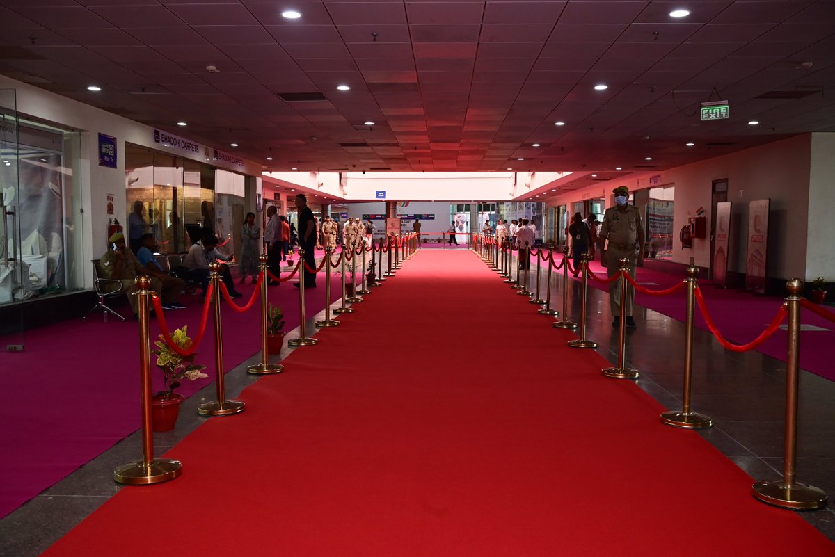 cepcindia's tweet photo. The 50th India Carpet Expo opened in #bhadohi with a promise of global connections &amp; lucrative interactions. The ambience exuded vibes of rich Indian #handmadecarpets legacy, giving visitors a culturally vibrant atmosphere &amp; an intense setting for business talks. 
#cepc #ICE50 https://t.co/A8j11WneWw