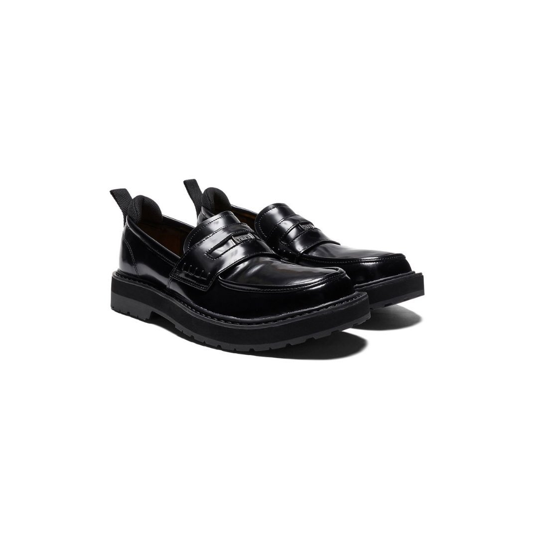 nokmust's tweet photo. こんな最高すぎるローファーを出してくれるんだから、売上1兆円も納得ですわ https://t.co/FD8Ab2225B