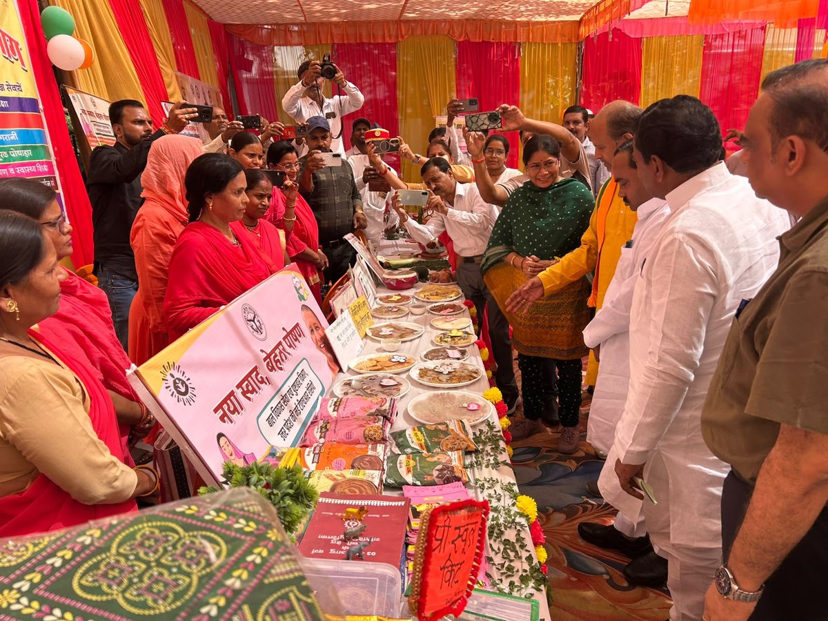 ICDSBAHRAICH01's tweet photo. सही पोषण, देश रोशन! सेवा संकल्प अभियान के अंतर्गत माताओं व किशोरियों को स्थानीय, पौष्टिक आहार एवं स्वच्छता के प्रति जागरूक किया जा रहा है।
#SahiPoshanDeshRoshan #PoshanMaah #ICDS_Bahraich https://t.co/C16XmVnLJ0