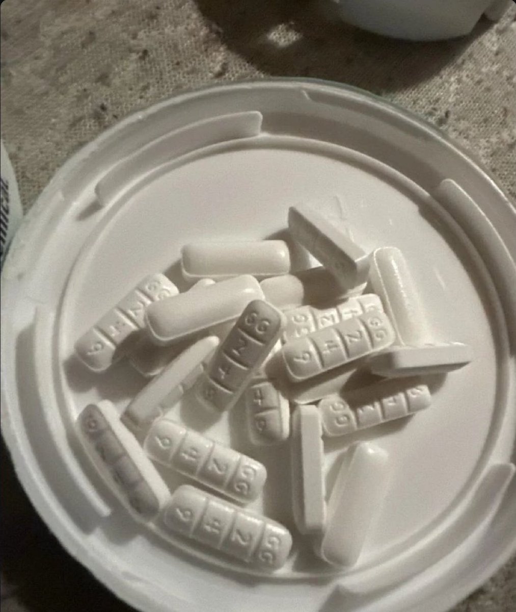 AlyepMartin's tweet photo. Here we fuck only with scripts lmk cuh we’ve got lotta stuffs on deck>> 

#xanax #medstwt #anxiety #druggy #YB #NBA https://t.co/KLaoHDN1vB