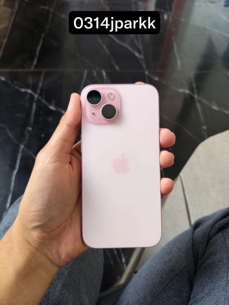 0314jparkk's tweet photo. 🎀 WTS IPHONE 15 PINK 🎀
📱 iPhone 15 Pink — 128 GB
♡ 100% ORI iBox
♡ Battery Health 87%
♡ Pemakaian ± 1 tahun
♡ Kondisi terawat ✨
💸 Rp12.000.000
🤍 BISA NEGO
📩 Serious buyer? DM aja!
#wtsiphone #zonauang https://t.co/UyeUUdrj6j