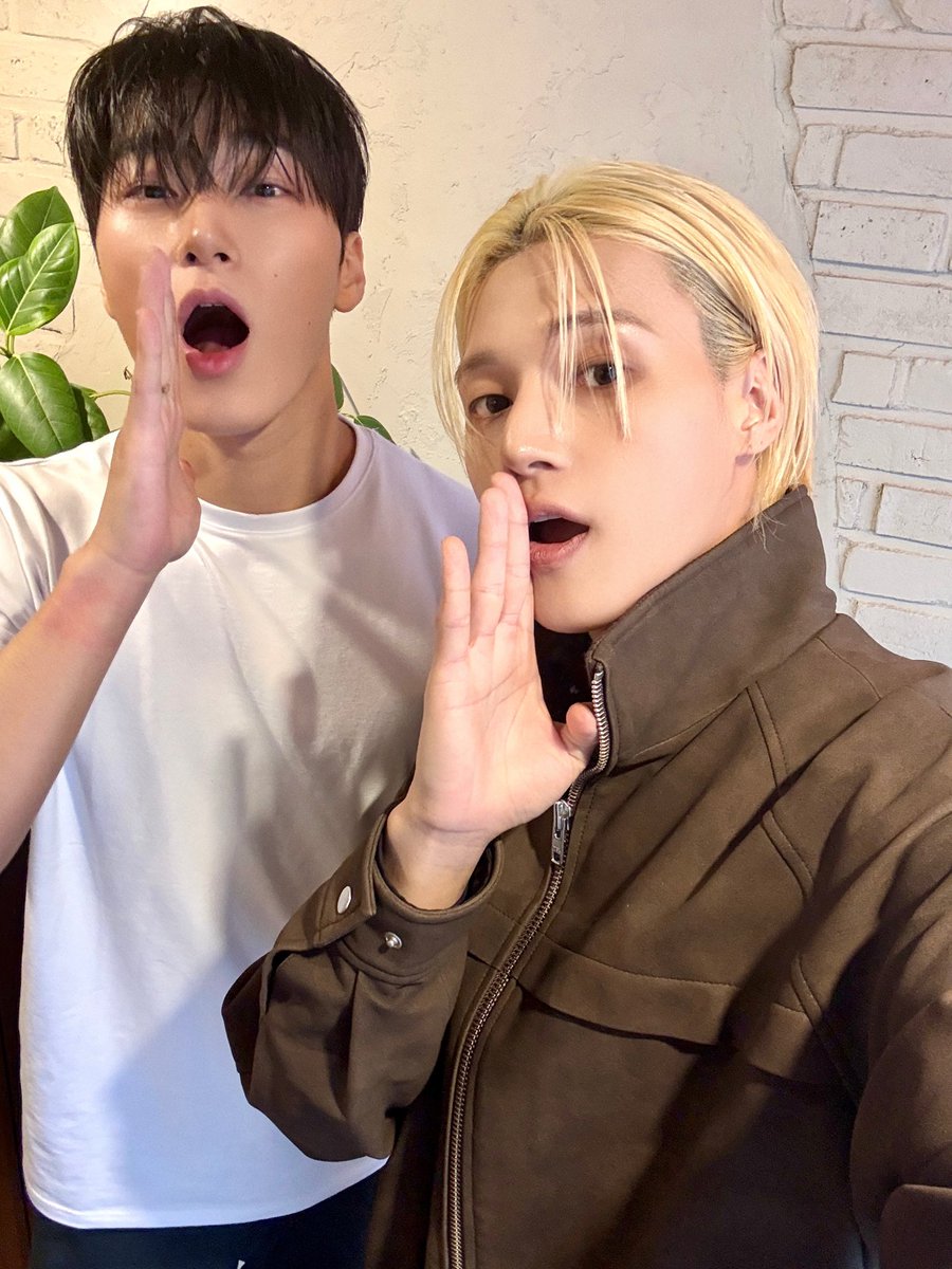 ATEEZofficial's tweet photo. [📷] #9트쫑 <절친과 손 묶고 하루 살기> Behind Photo

우리는 하나! 하다가 진짜 한 몸이 되어버린 둘🧑‍🤝‍🧑

6/9 fin.

#ATEEZ #에이티즈 #9트쫑 https://t.co/YqExmYWc3v