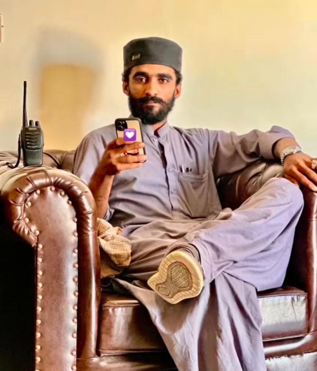 saeed_Baluch95's tweet photo. Government-backed militias (Death Squads) members Zahoor and Faraz are reportedly identifying houses in Tump area of Kech while wearing Frontier Corps (FC) uniforms during a recent military operation in the area. https://t.co/qZ0HO65RxE