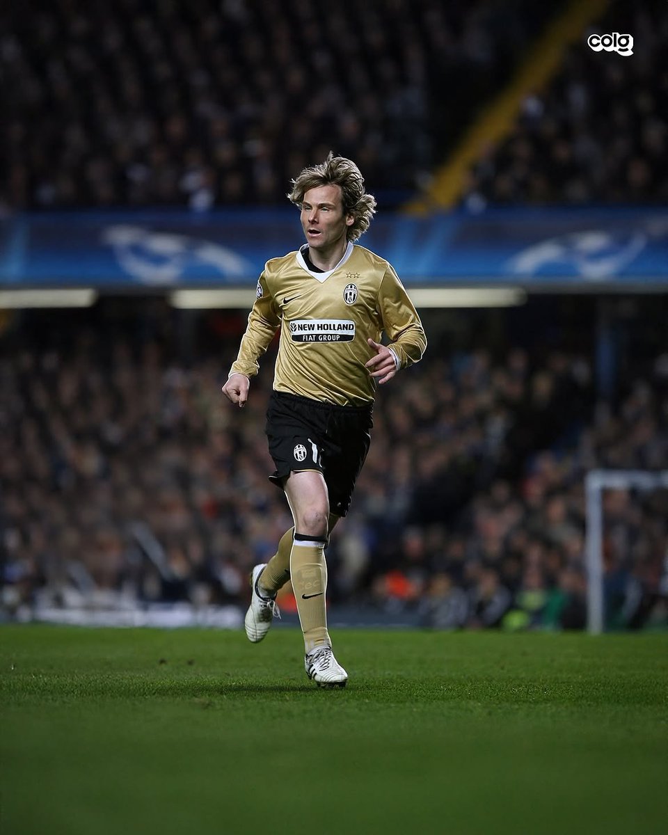 theFJEN's tweet photo. 🔙 That kit. That player. That era. 😮‍💨✨ https://t.co/Xbx5rfKL7I