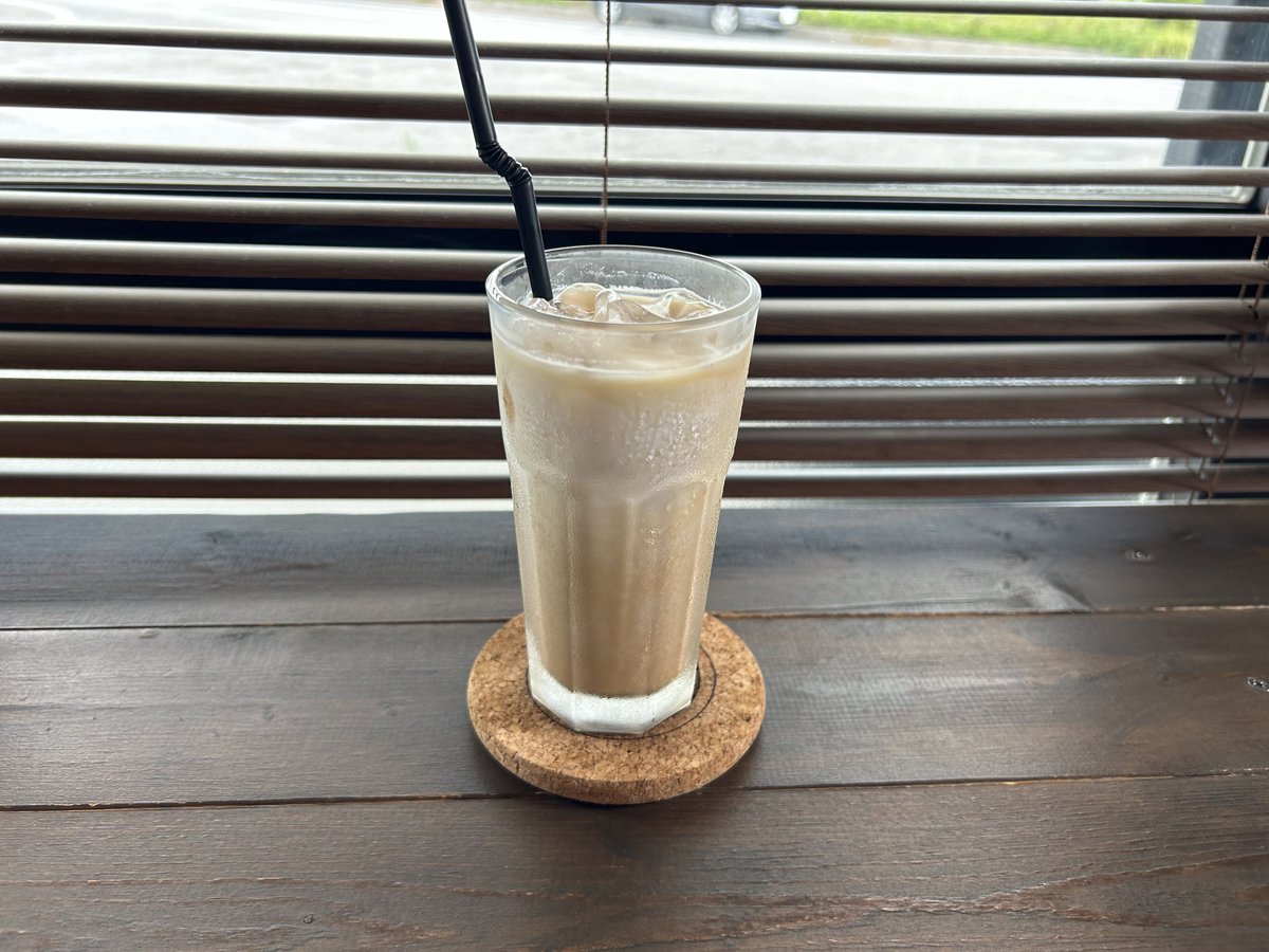 Sakura0346_VRC's tweet photo. 食品衛生の資格と営業許可取ってキッチンカーから始めて、何年も貯金してその後自分でお店開いた知り合いがいるからこういうの見るとすごい世の中になったなぁって思う(今でもちょくちょく通ってる、まじで美味しい) https://t.co/5nkzSvNaQW