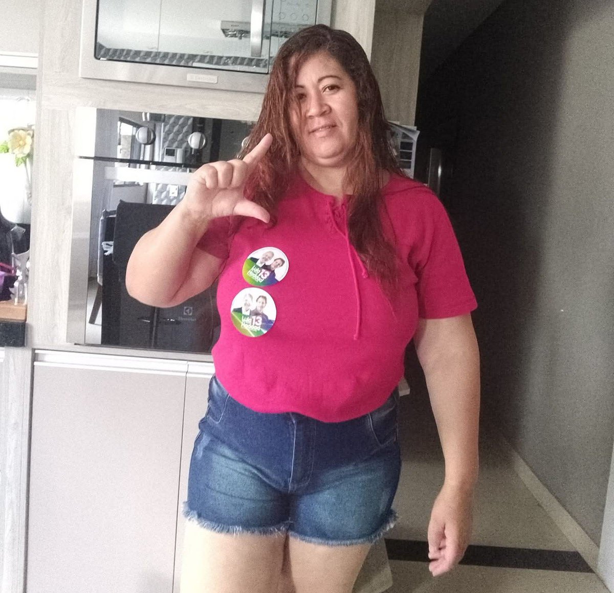 raiferna's tweet photo. @fnlineltw pois minha mãe já tava chorando passando mal pedindo água quando o flavio estava na frente com só 2% de urnas apuradas, se o lula perder ela infarta https://t.co/KxTUc60eiZ