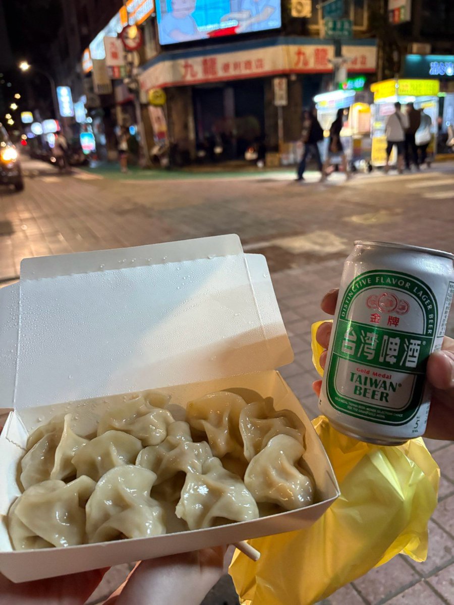 KimiyoM's tweet photo. よく歩いてよく食べました。 https://t.co/j0VYa2Zfte