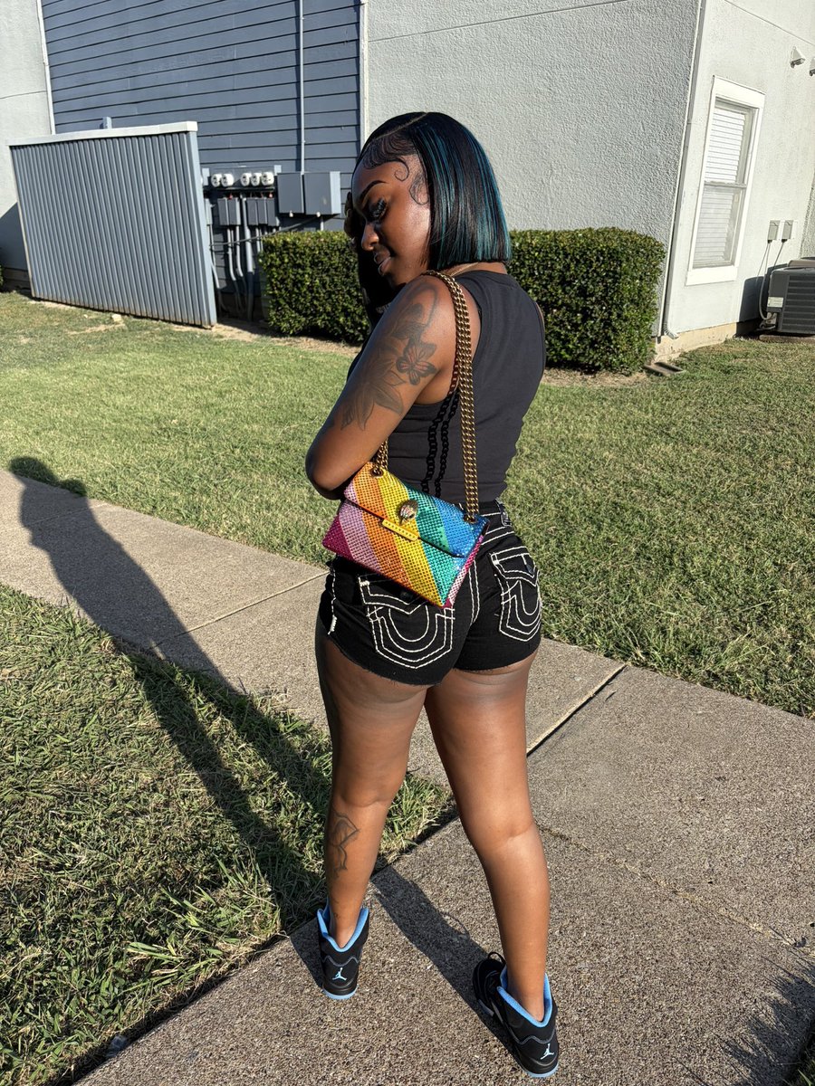 pyt_moo's tweet photo. bad btch don’t give no fuckkss 🥰🥰
Meets in Florida tap in 
#florida #jaxfreaks #hollywood #kinks #pyt #daddykink #fetish #blowjob #findom https://t.co/9Wspn3m4uc