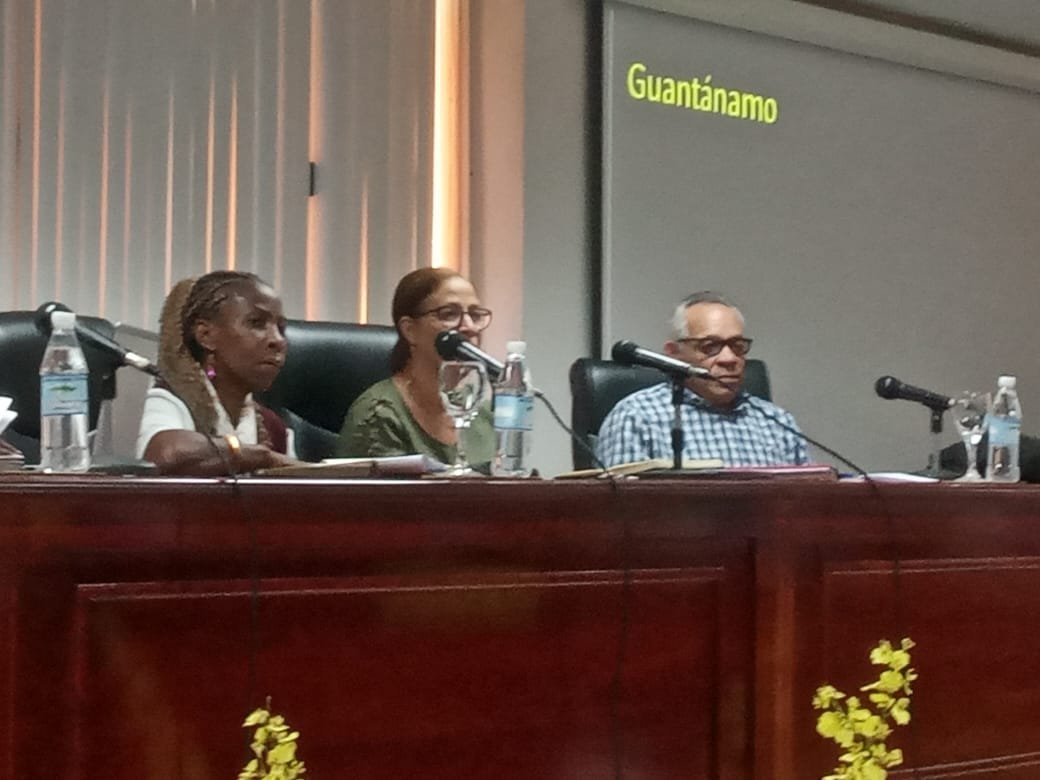 JesusOtamendiz's tweet photo. #Guantánamo: Sé capacitó a la Dirección de Trabajo y SS sobre las transformaciones económicas y sociales, y precisó las metas del territorio para la #RendiciónDeCuentaMTSS a la @AsambleaCuba . #MTSS #Guantánamo 
#RedJuvenilComunitaria
#PoderPopular
#MiBarrioPorLaPatria https://t.co/VfqG2XtW7M