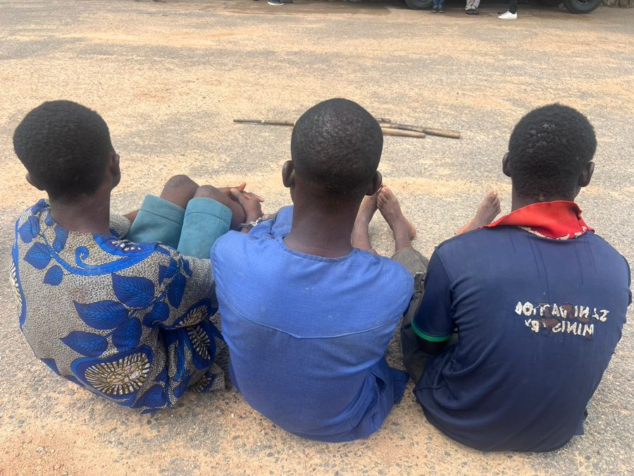 ParallelFacts's tweet photo. Three Men Hammed Akinbami, Akinbami Ojo and One Other Wipe Out Igbo Family of Six in Ibadan, Tie Hands and Legs of Young Victims Before Throwing Them Into River  https://t.co/koSKb99KiR https://t.co/rUNpdBU3lC