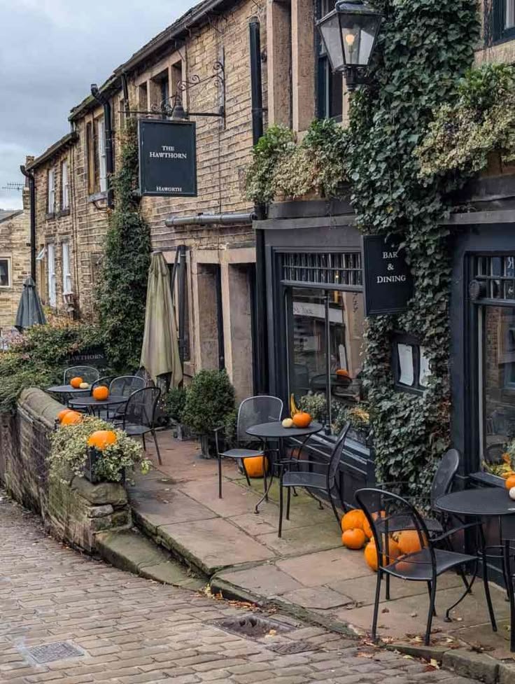 earthviewss1's tweet photo. Haworth, West Yorkshire, England 🏴󠁧󠁢󠁥󠁮󠁧󠁿 https://t.co/6UGurUncTe