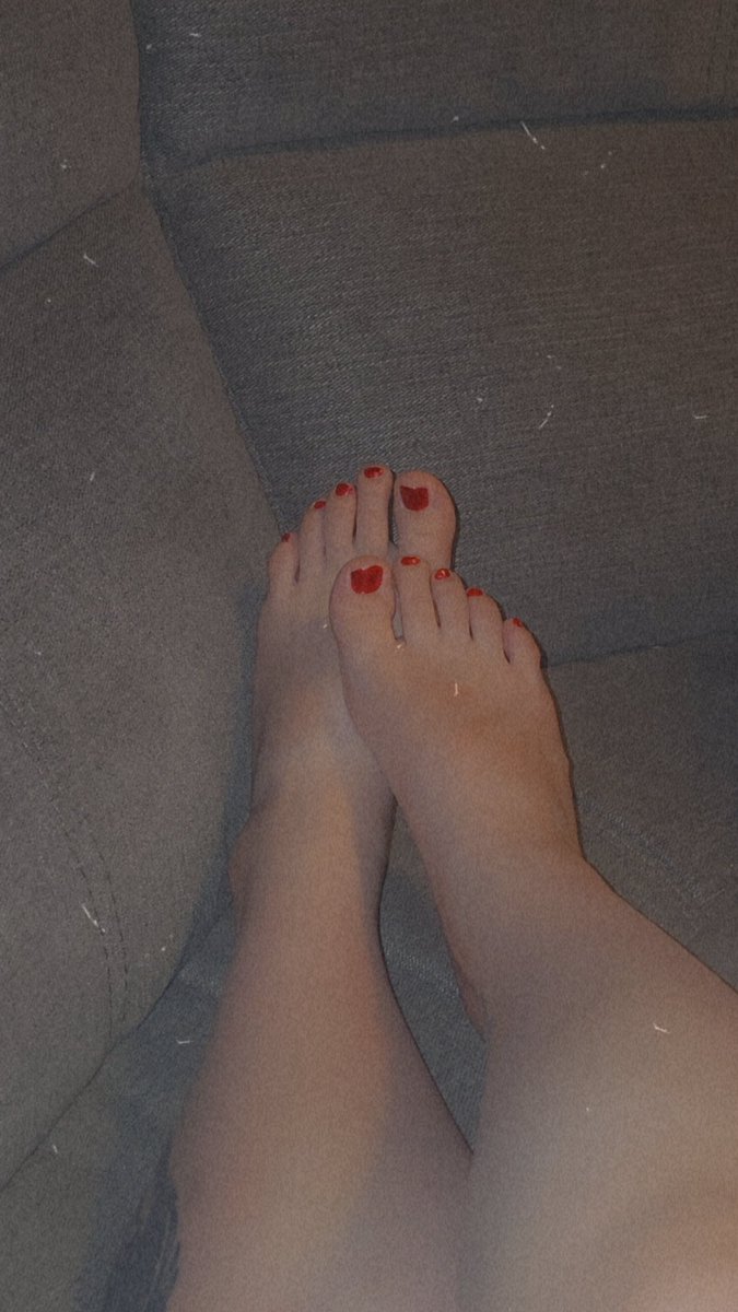 BrattyLowe's tweet photo. What color should I choose next?
#Feet #feetfinder #bbw #AmateurContent https://t.co/2UUK6uBjPD