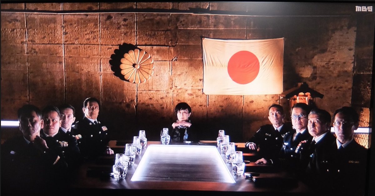 mas__yamazaki's tweet photo. （続き）そして「指を5本切り落とされても」「仲間が目の前で殺されても」平然としている自衛隊の特務機関員を見て、中国の特務機関員は「こんな奴らは初めてだ」と驚く。これ、日本人スゴイ、自衛隊スゴイという話じゃないですよ。人の命より国家への忠誠心が上。完全に、大日本帝国時代の精神です。 https://t.co/rKnCIlSCWg