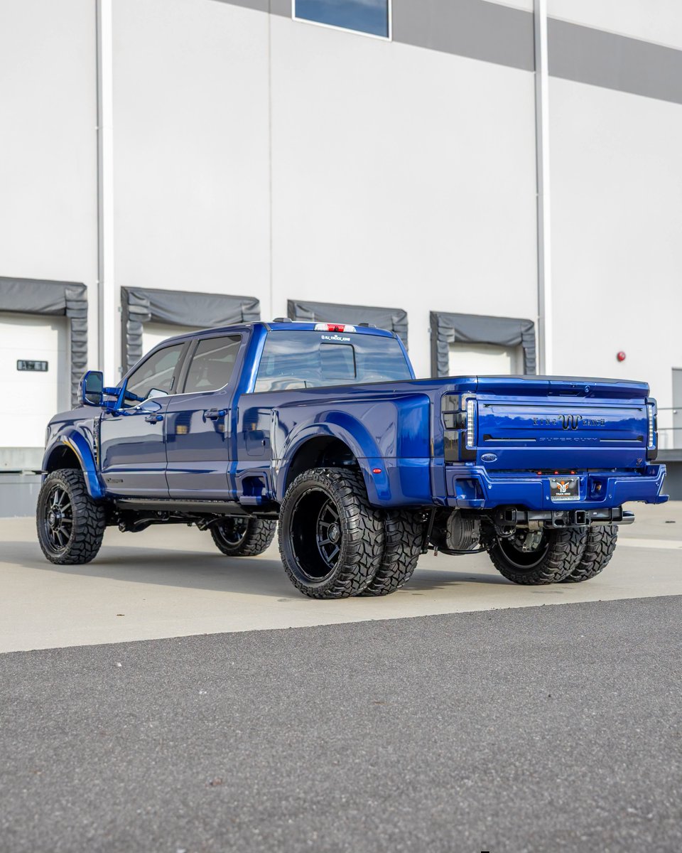 lithiamotors's tweet photo. 🔥 FOR SALE — BRAND NEW 2026 FORD F-450 KING RANCH 4X4 🔥

ARGON BLUE METALLIC 🥶🔥
ONLY 129 TRANSPORT MILES
6.7L POWER STROKE DIESEL
10-SPEED AUTOMATIC
KING RANCH JAVA LEATHER

This thing is absolutely NASTY 😮‍💨 One of the baddest new F-450 King Ranch builds around! https://t.co/JE0OJULNYe