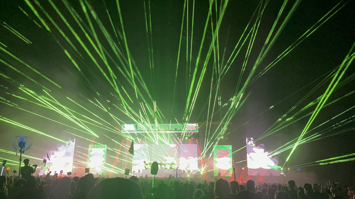 _briannaaa_j's tweet photo. Missin #dancefestopia 🖤💚 https://t.co/yevpKZaDJS