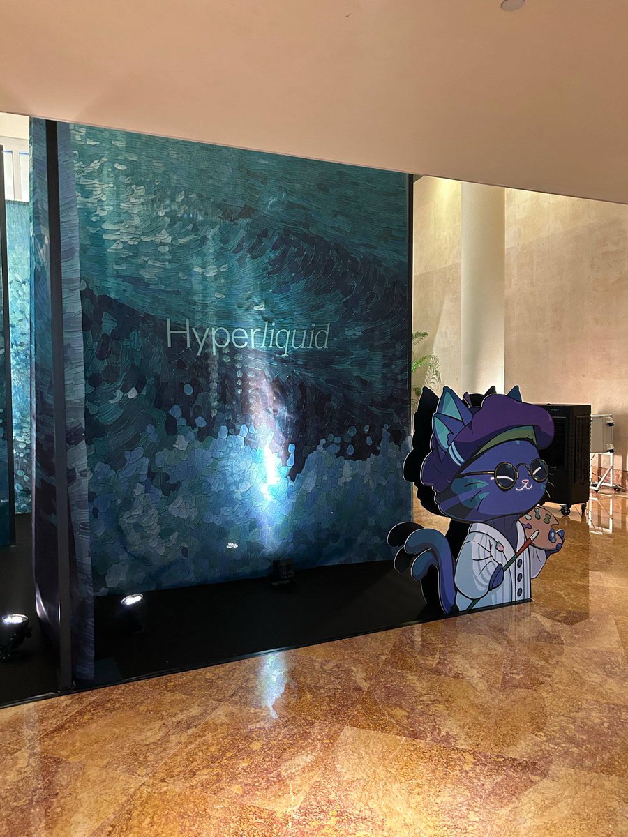 togetherdotfun's tweet photo. Singapore is feeling very Hyperliquid right now 🇸🇬

And yeah… we really love the fun side of it.

Our BD Lead @ronaparajit is on the ground in Singapore, meeting the ecosystem, talking to builders, sharing ideas and cooking up what’s next 👀

Love seeing how strong the energy is IRL.

Something fun on Hyperliquid is coming soon 🚀