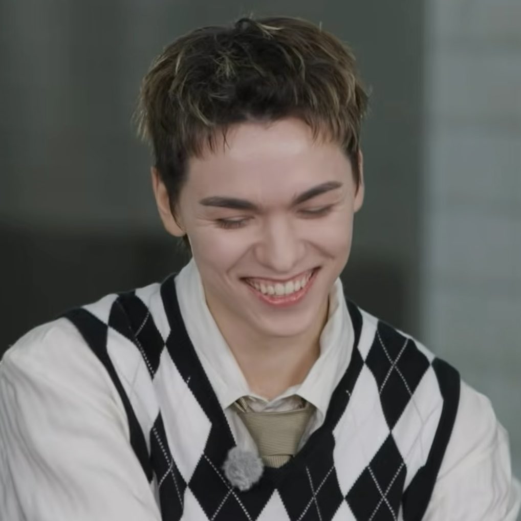 vnsfolder's tweet photo. smart boy https://t.co/oil3kWUgEU
