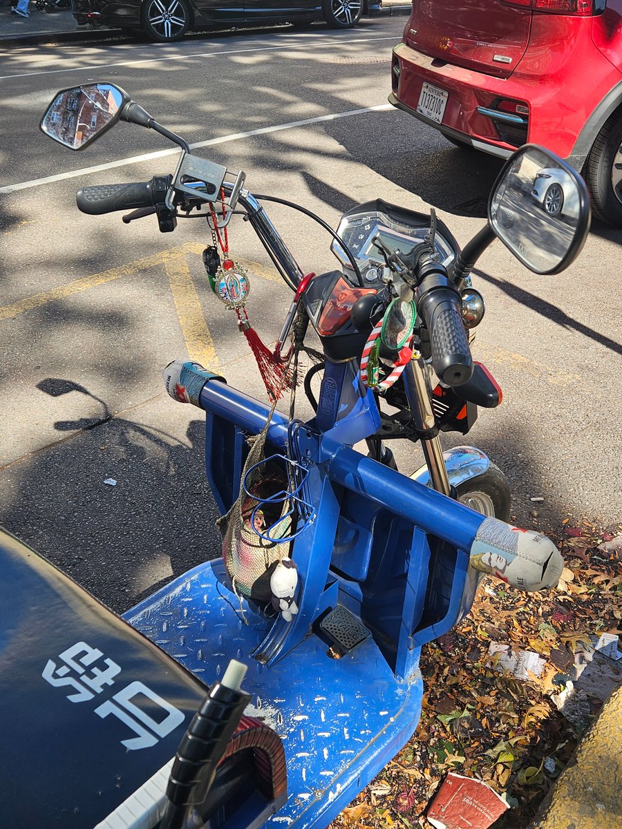 MakeQueensSafer's tweet photo. Super cool #micromobility in #Queens. But, is it street legal? Surely it runs under 15 mph! #Mexico https://t.co/8iEvOakGmg