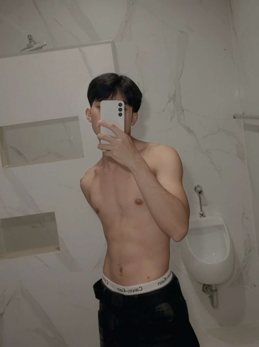 Itim7019's tweet photo. เหงาา🥺😋 https://t.co/rSM9oKx7LS