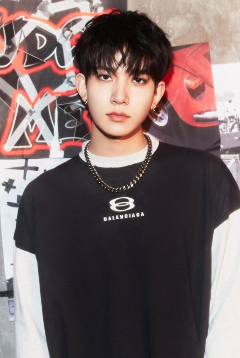 heesdiors's tweet photo. he pulled a manifesto heeseung https://t.co/hst6sot0dJ