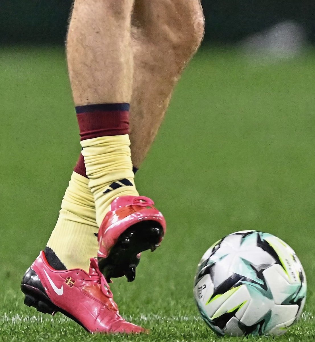 GoonerInDetroit's tweet photo. Nicklas Bendtner threw it back to 2008! 🔥🔥

OG Nike Mercurial Vapor IV

(BootsCulture) https://t.co/EUzyC9iDUo
