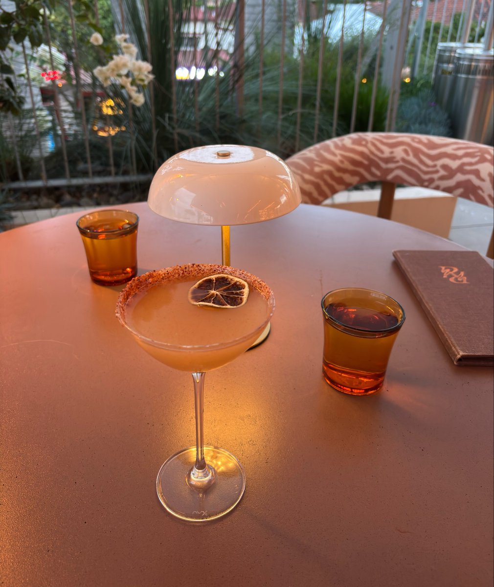 lanakateau's tweet photo. Mid week treat🍸💗 (my supervisors no showed my thesis meeting and I love a gorgeous chilli marg) https://t.co/Opqyhc0I7B