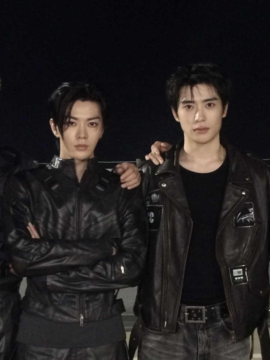 butterclovnd's tweet photo. size diff อะแม่ พี่ก็เริศเกินน อร่อยทุกคู่ อมไม่คาย https://t.co/8eIjAgIX4j