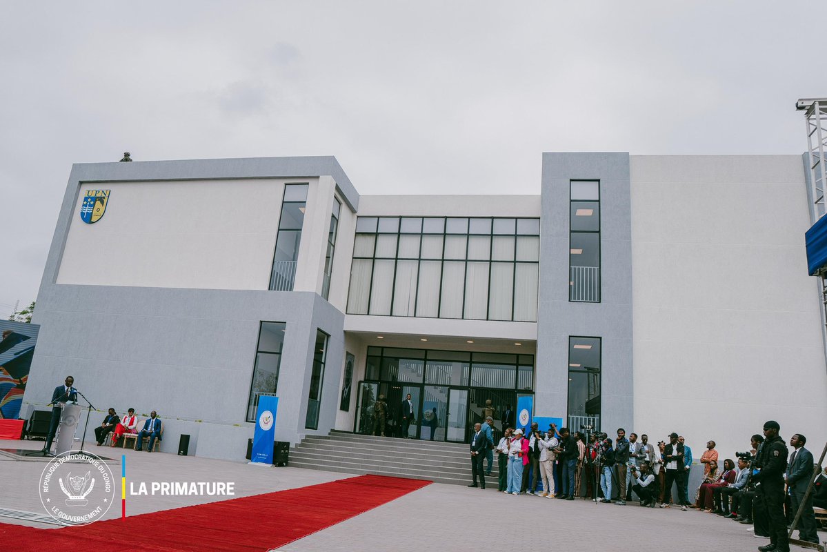 Info_sureri's tweet photo. 🇨🇩🎓 CE 6 OCTOBRE, TSHISEKEDI ET SUMINWA VISITENT LES NOUVEAUX BÂTIMENTS DE L’UPN
Le Président Félix Tshisekedi et la Première Ministre @SuminwaJudith ont visité trois bâtiments livrés à l’UPN, marquant l’achèvement de la 4ᵉ phase de modernisation du site.
@Presidence_RDC https://t.co/97JTrhEqBn