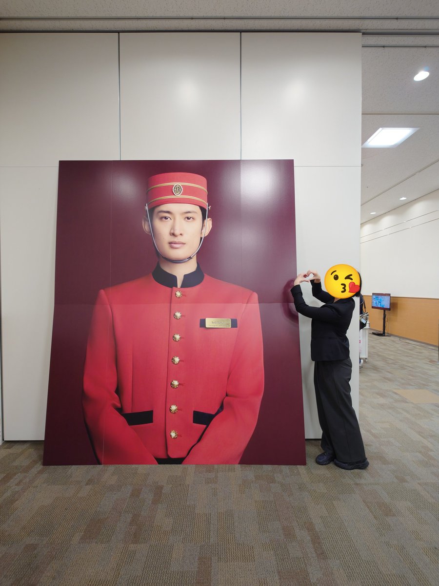 RiceCake_ixd's tweet photo. 相変わらずでっかすぎる康二への愛で溢れるタワレコさん
明日から入所20周年お祭り始まるやで！

でかパネルでかすぎた https://t.co/oe4yK8EBsj