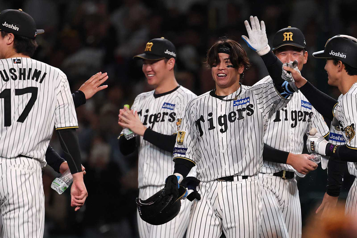 TigersDreamlink's tweet photo. ／
#JERAセ・リーグ 速報⚾
＼

本日の #月間JERAセ・リーグAWARD ノミネート選手はこちら✋
11回裏、サヨナラタイムリーヒット！梅野隆太郎 選手です。

ノミネート選手はこちら　https://t.co/fYLQdIZoKS
JERA協賛特設ページ　https://t.co/gqap1AWR9w

#JERA #灯セ #阪神タイガース https://t.co/fQSaYuvSgi