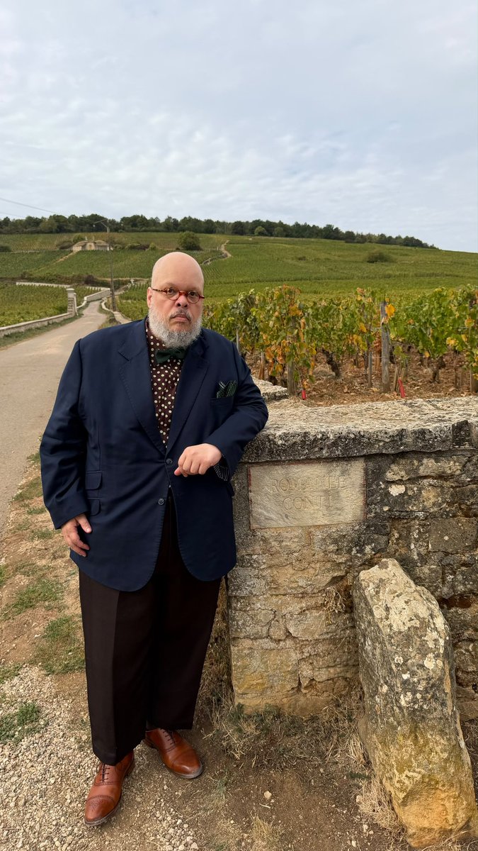 EdMotta's tweet photo. No vinhedo do lendário Romanée Conti na França. Uma benção! https://t.co/ZQS7ctohmh