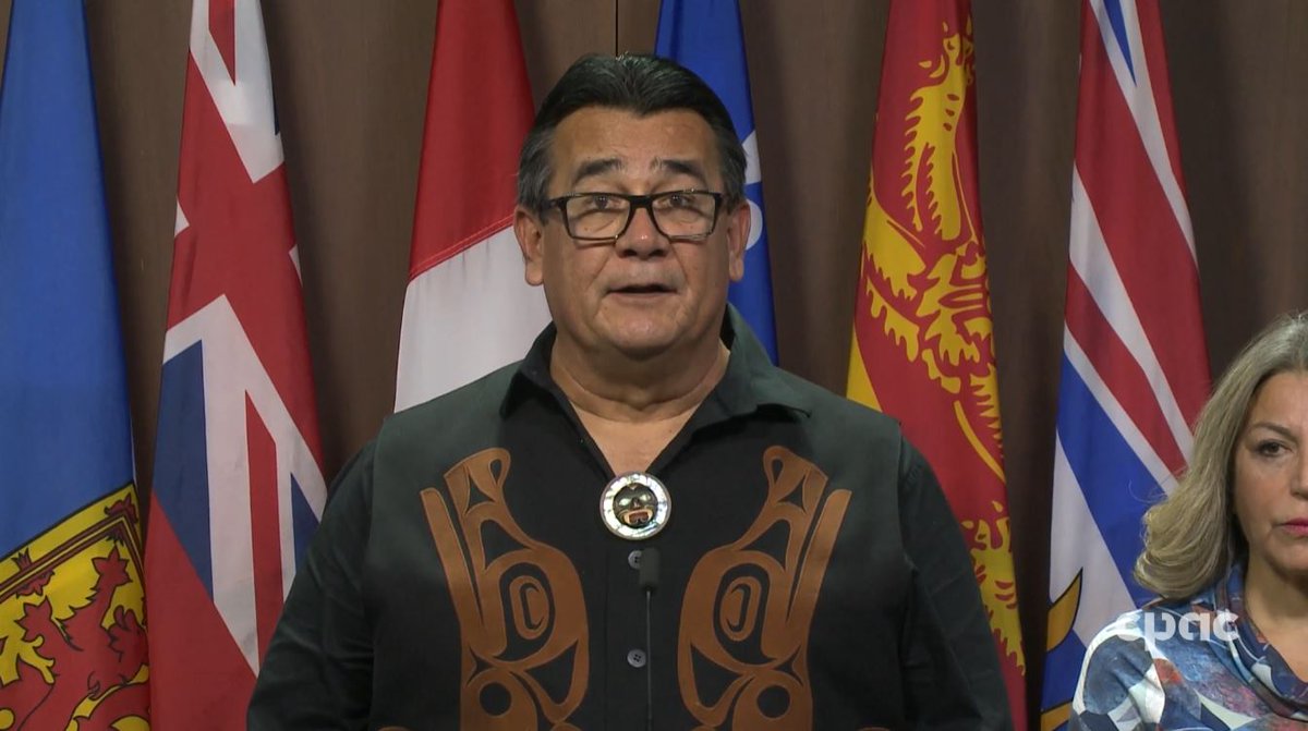 CPAC_TV's tweet photo. LIVE: First Nations leaders discuss fish farms and wild salmon protection
➡️https://t.co/y45if3X9EM

EN DIRECT : Des chefs discutent des fermes piscicoles et du saumon sauvage
➡️https://t.co/qMrDeVp7u6

#cdnpoli | #polcan https://t.co/q4XONRv9I2
