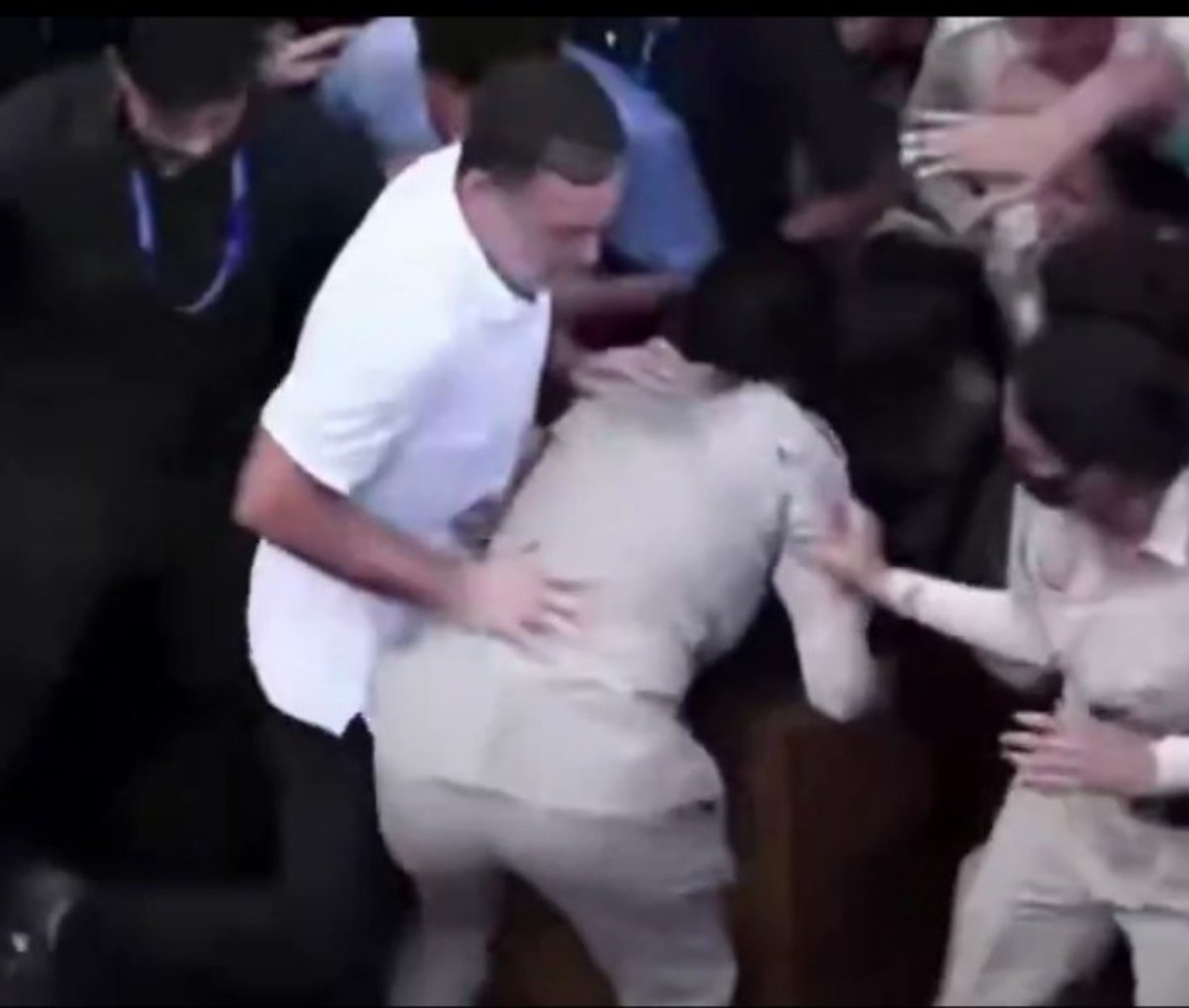 VKx76's tweet photo. Rahul Gandhi wants to become PM by doing this to a female officer?

Both the guys has Same Mentality in these Pictures 🥲 https://t.co/MUFGWAmmsR