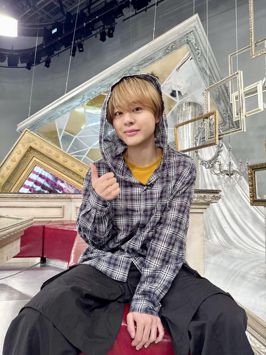 jr_official_X's tweet photo. 今日深夜01:15からは
イベント情報番組『 #ピーチケ パーチケ 』が放送です🌃

今週は #岡佑吏 が" ダンスレッスン＆英語でのインタビュー "に挑戦🕺🏻💬

ぜひお楽しみに💛

#AmBitious https://t.co/xTs1KT4WKm