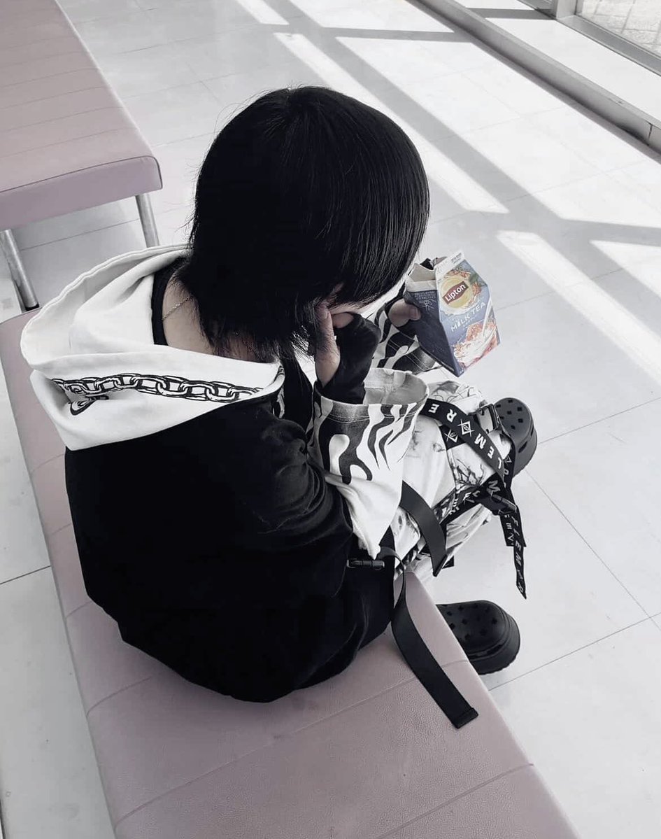 7iwogd's tweet photo. 友達に撮られた
#自撮り界隈 #地雷系男子 https://t.co/dpvAhLNCrI