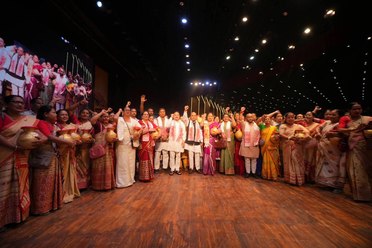 Sanjaykm2006's tweet photo. Nation First, Service Supreme. With Prime Minister Shri @narendramodi ji's call of We Will Do It, we will continue to move forward relentlessly to realize the resolve for a developed India.
#25YearsOfSeva
#WeWillDoItModiji https://t.co/YZCziN43tu