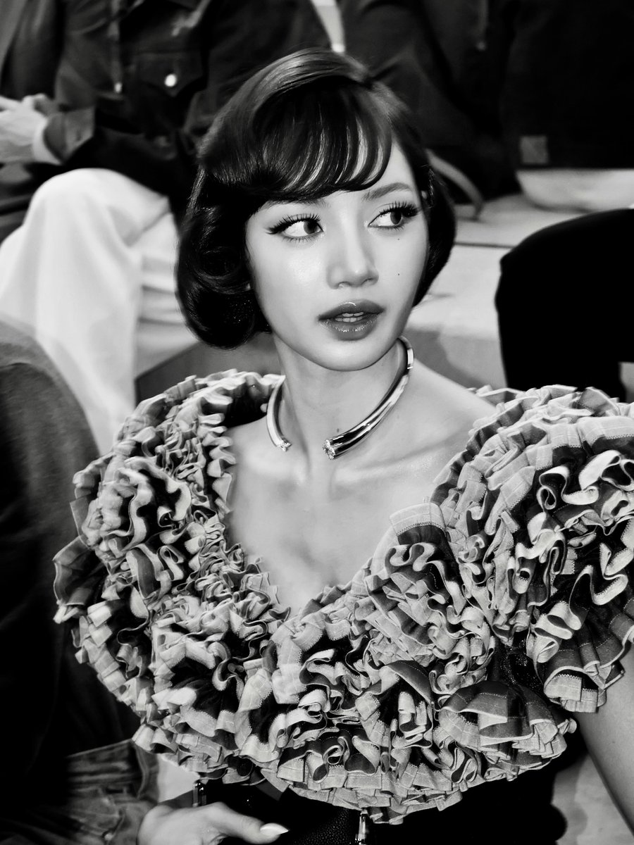 btf0327's tweet photo. LISA at the Louis Vuitton Spring/Summer 2027 show in Paris.

 📸 by Richard Gianorio https://t.co/oRhWmoi2eP