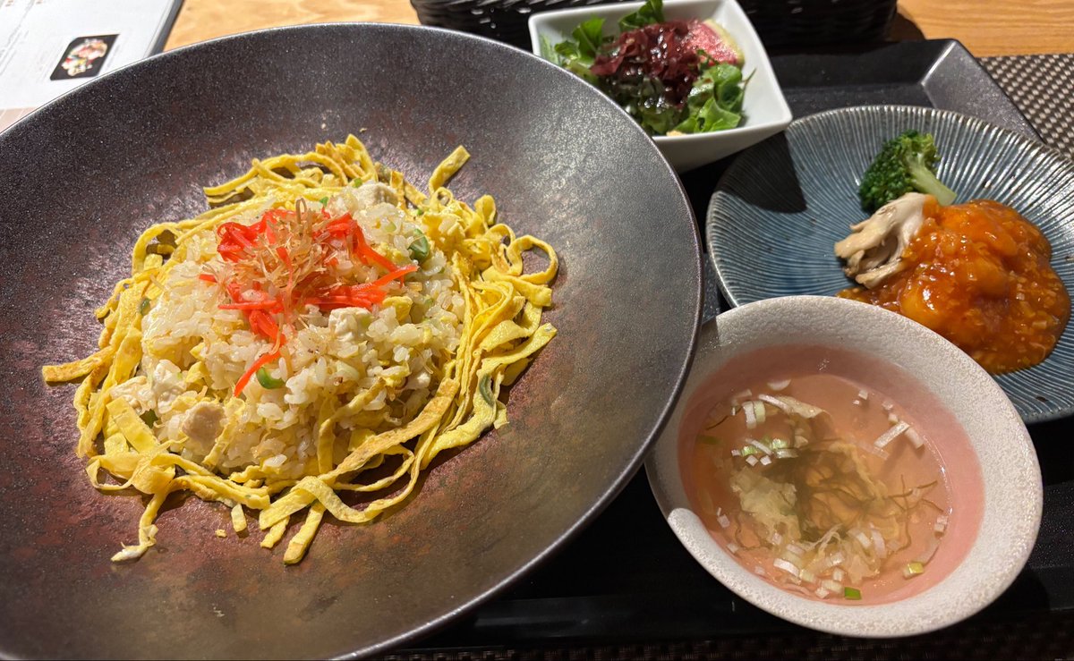 benechi_2's tweet photo. 食べてきましたー！！！！！
味も最高に美味しくて、先生のサイン色紙も見れて嬉しすぎました😭❣️❣️ https://t.co/So6VnQaNbD