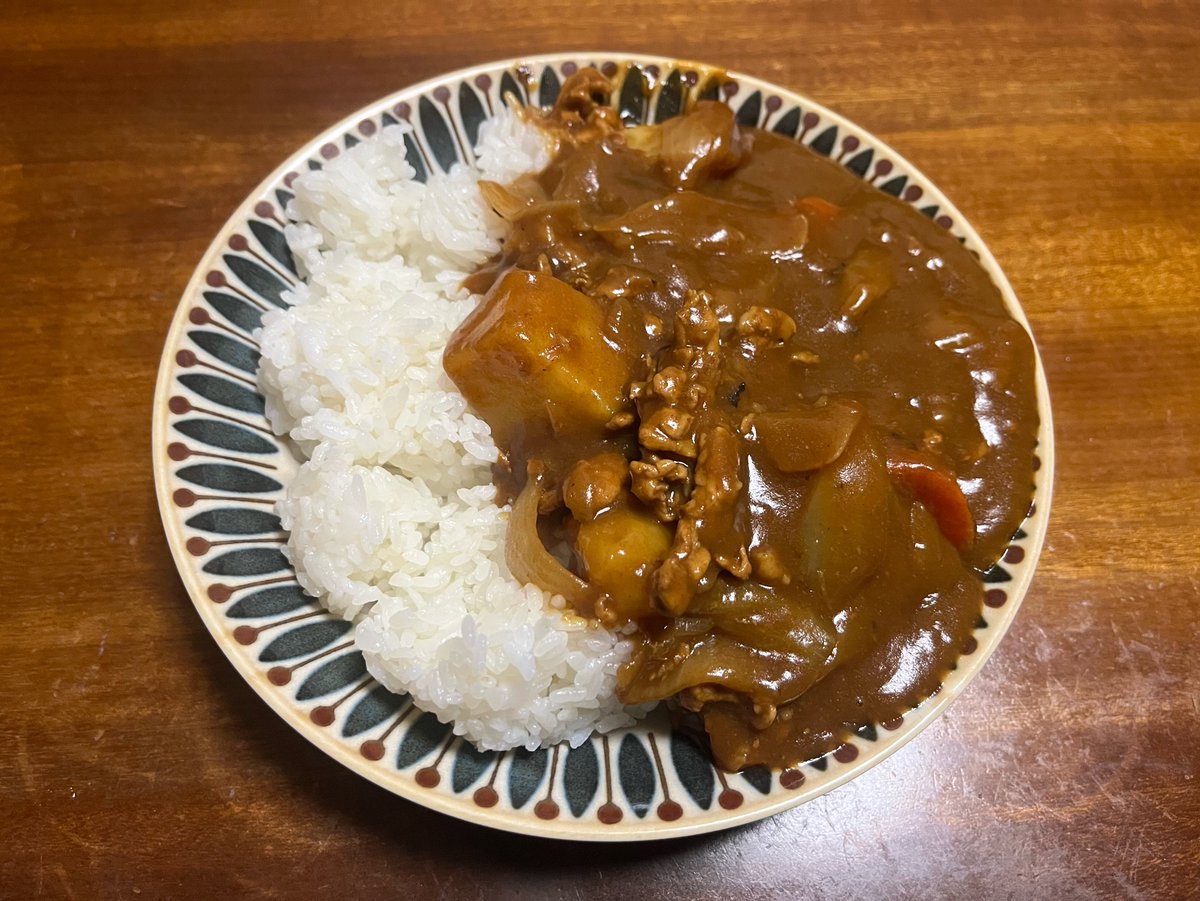 cnb__5007's tweet photo. 久々に自分でご飯を作ったのです。🍛 https://t.co/r0pMYjKzui