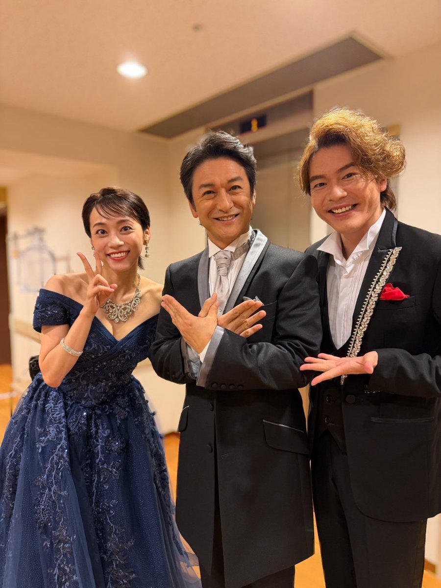V_T_Sato's tweet photo. 今年のジキル&amp;ハイドで
ご一緒した真彩希帆さん
ジキル＆ハイドの先輩である
石丸幹二さんと♪

沢山成長させてくれたこの作品
お二人の情熱を感じる歌から
色んな場面がよぎって
胸熱でした！！
ありがとうございました！ https://t.co/tiCkzJMxs4