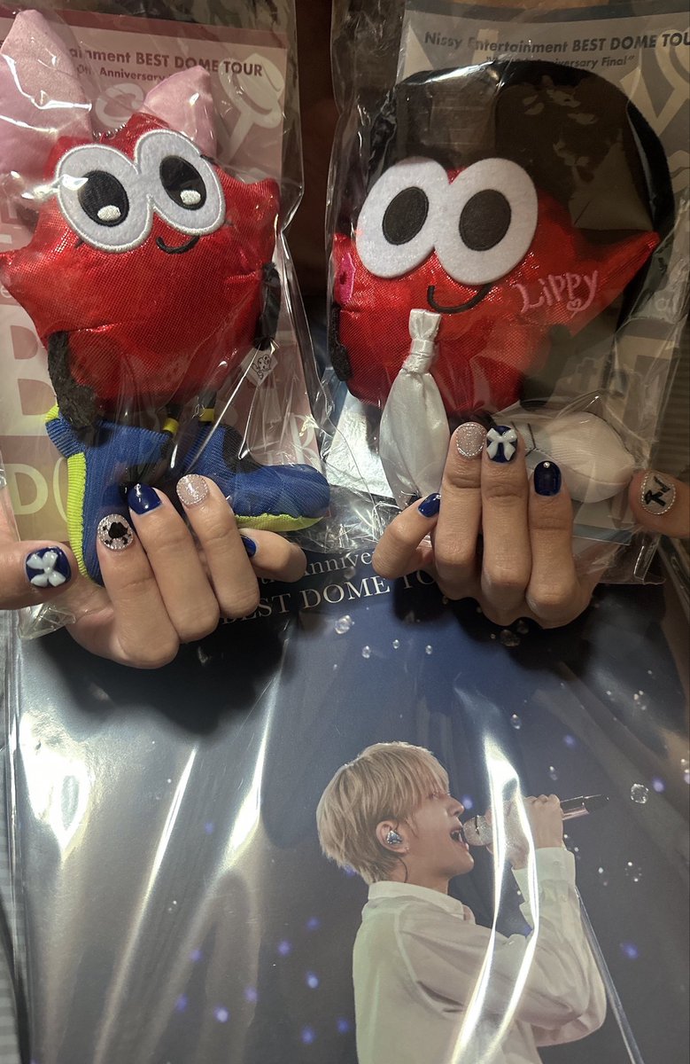 AAA__UNO_vo's tweet photo. 新しくネイルしました💅
今回も満足すぎる仕上がり😍
もちろん‼️イメージはこれ！
ロゴ手書きなのほんとにすごすぎる。 https://t.co/Hobd5cD0Li